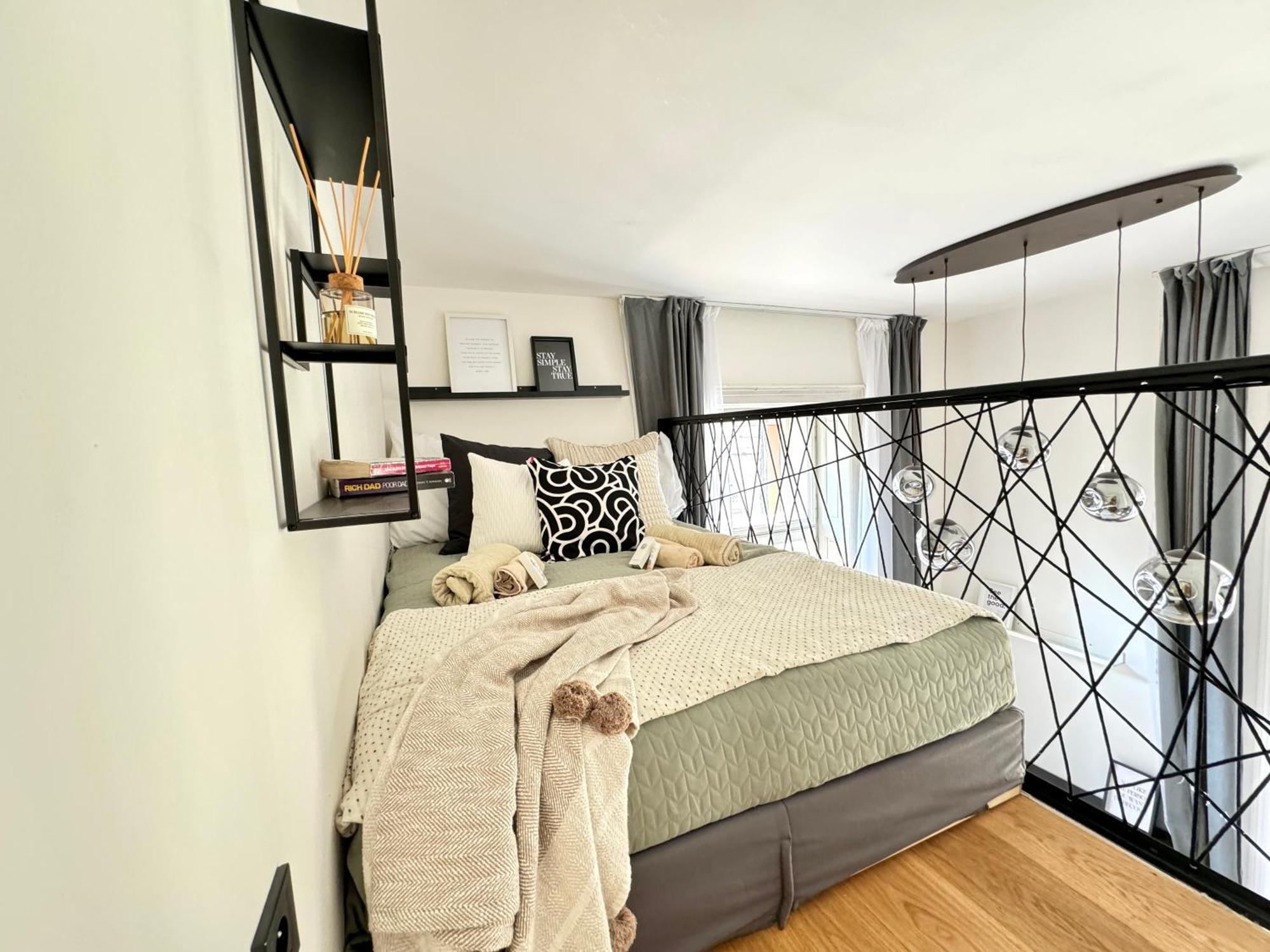 Modern High Ceiling Loft With Terrace Apartment, Apartment Prague