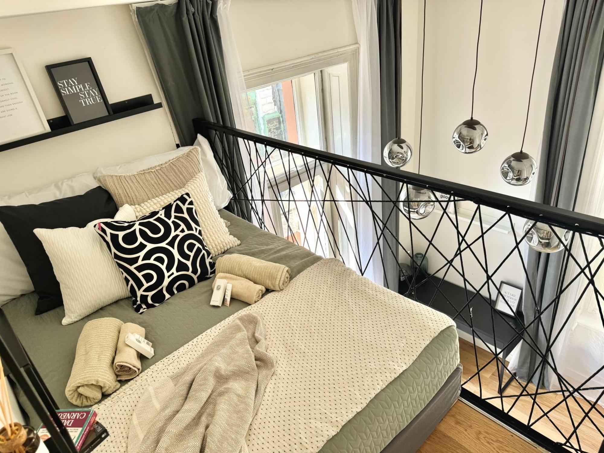 Apartment Modern High Ceiling Loft With Terrace Apartment, *