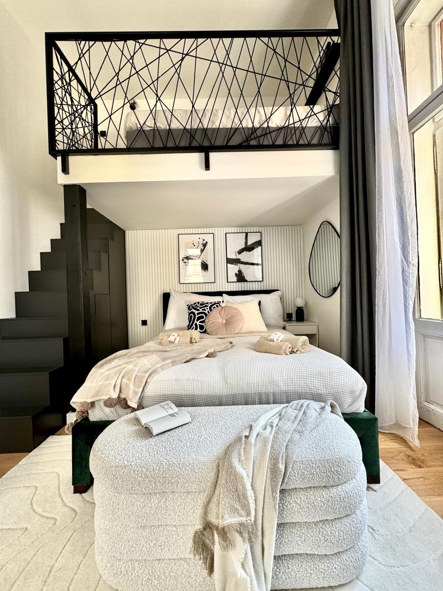 Apartment Modern High Ceiling Loft With Terrace Apartment, *